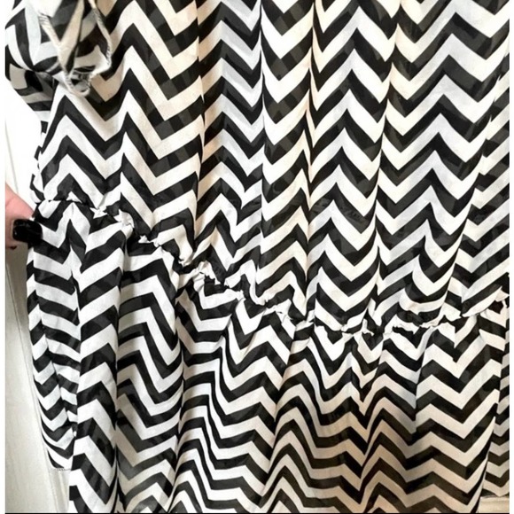 Maurice’s Plus Chevron Pattern black & white Sheer Elastic Waist - Picture 3 of 6